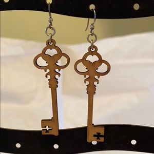 Green Tree Jewelry Skeleton Key Earrings